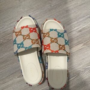 Gucci Beige and Multicolor GG Slide Sandals